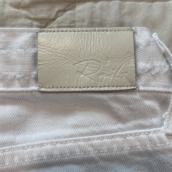 Rails size 25 white Logan distressed shorts excellent condition, button fly - Picture 9 of 13